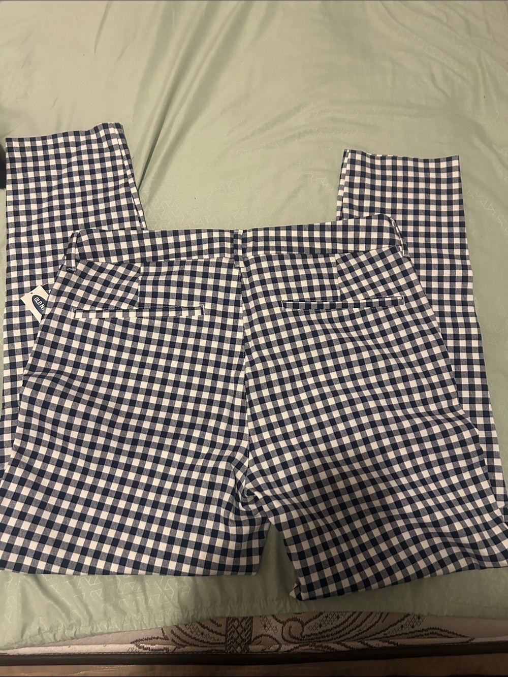 Old Navy High Rise pixie pants - Picture 2 of 4